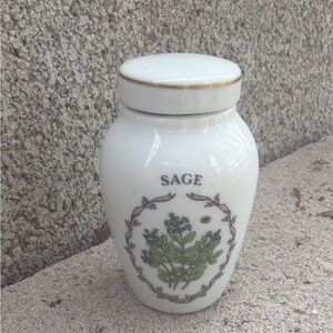 Franklin Mint Gloria Vanderbilt 1985 White Ceramic Spice Jar Sage